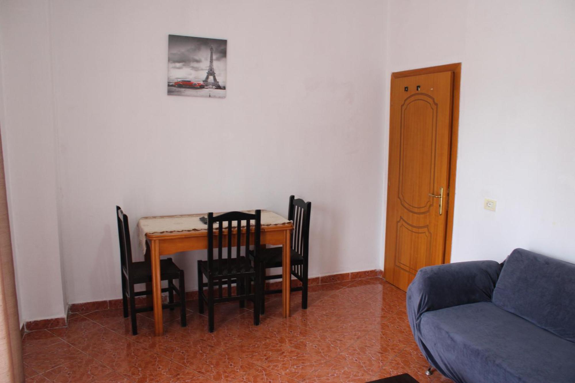 Crew Hostel Tirana Exterior photo