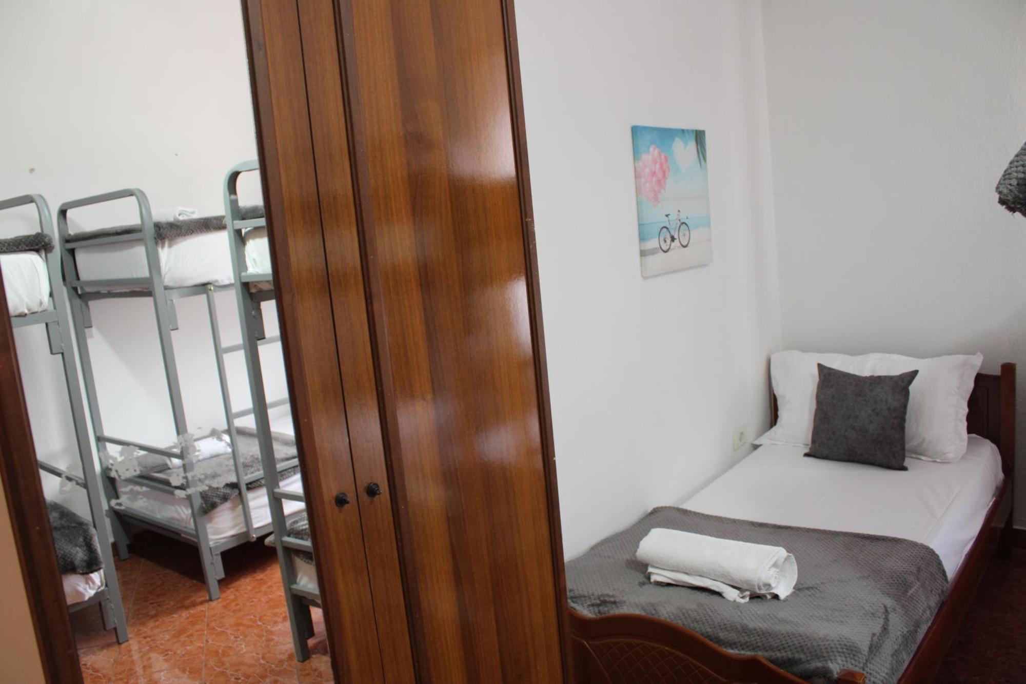 Crew Hostel Tirana Exterior photo